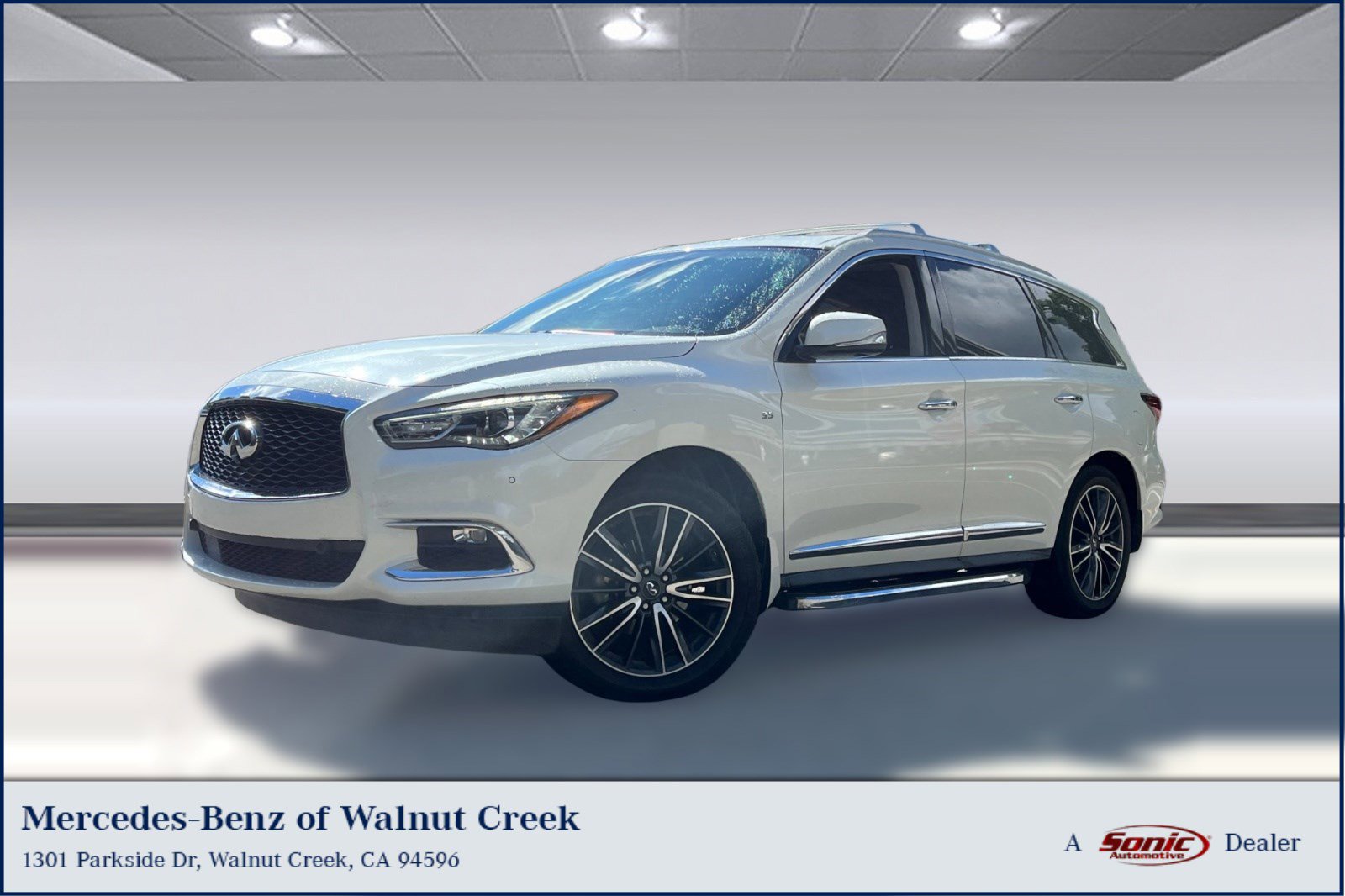 Used 2017 INFINITI QX60 Luxe w/ Deluxe Technology Package image 1