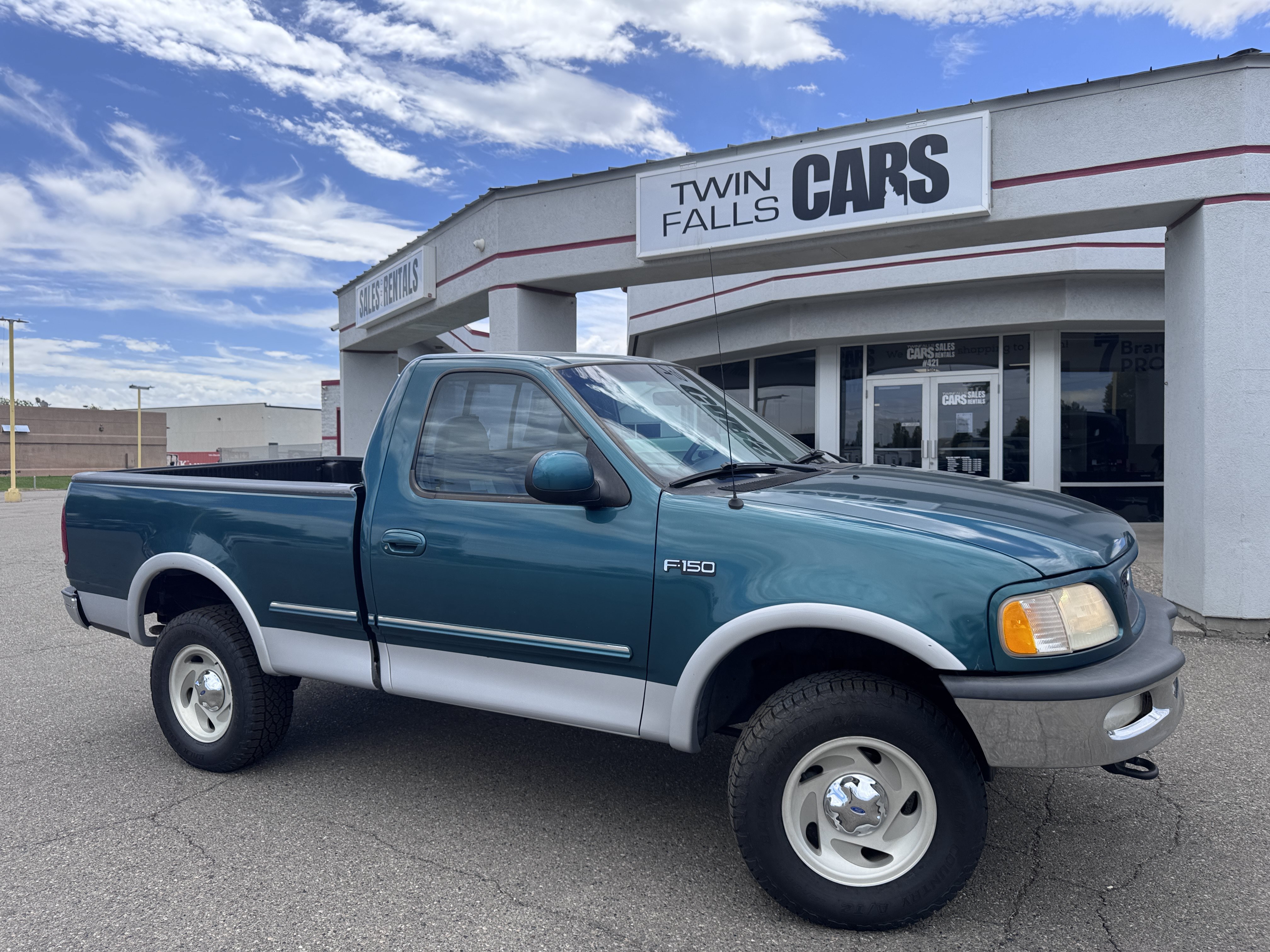 Used 1997 Ford F150 4x4 Regular Cab image 2