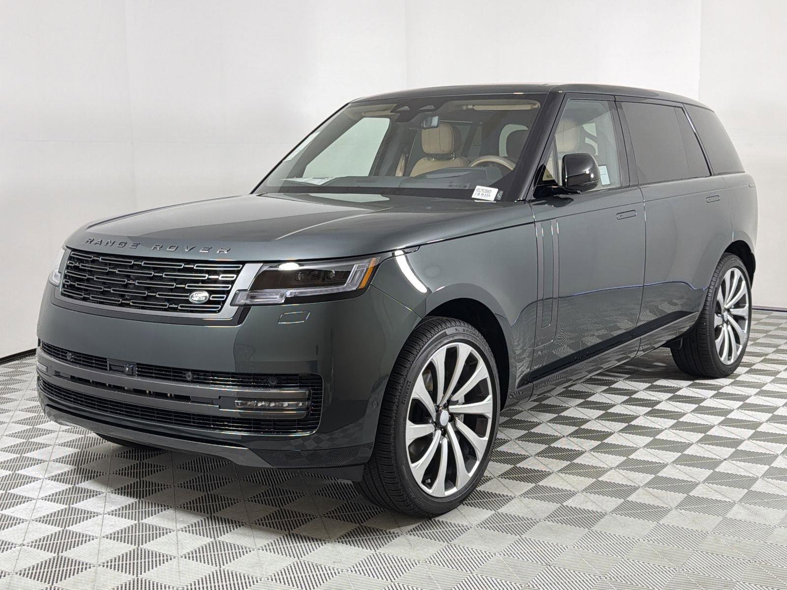 New 2025 Land Rover Range Rover Long Wheelbase SE