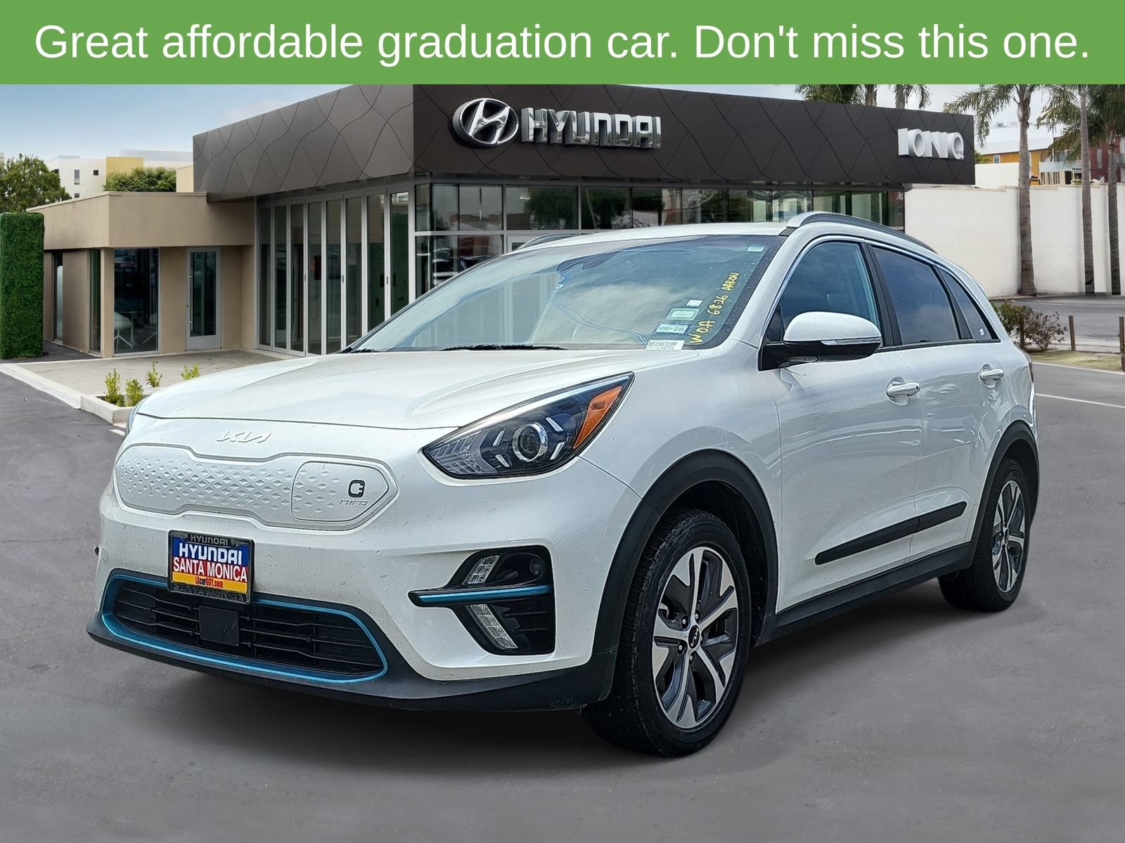 Used 2022 Kia Niro EX Premium w/ Cold Weather Package FWD image 7