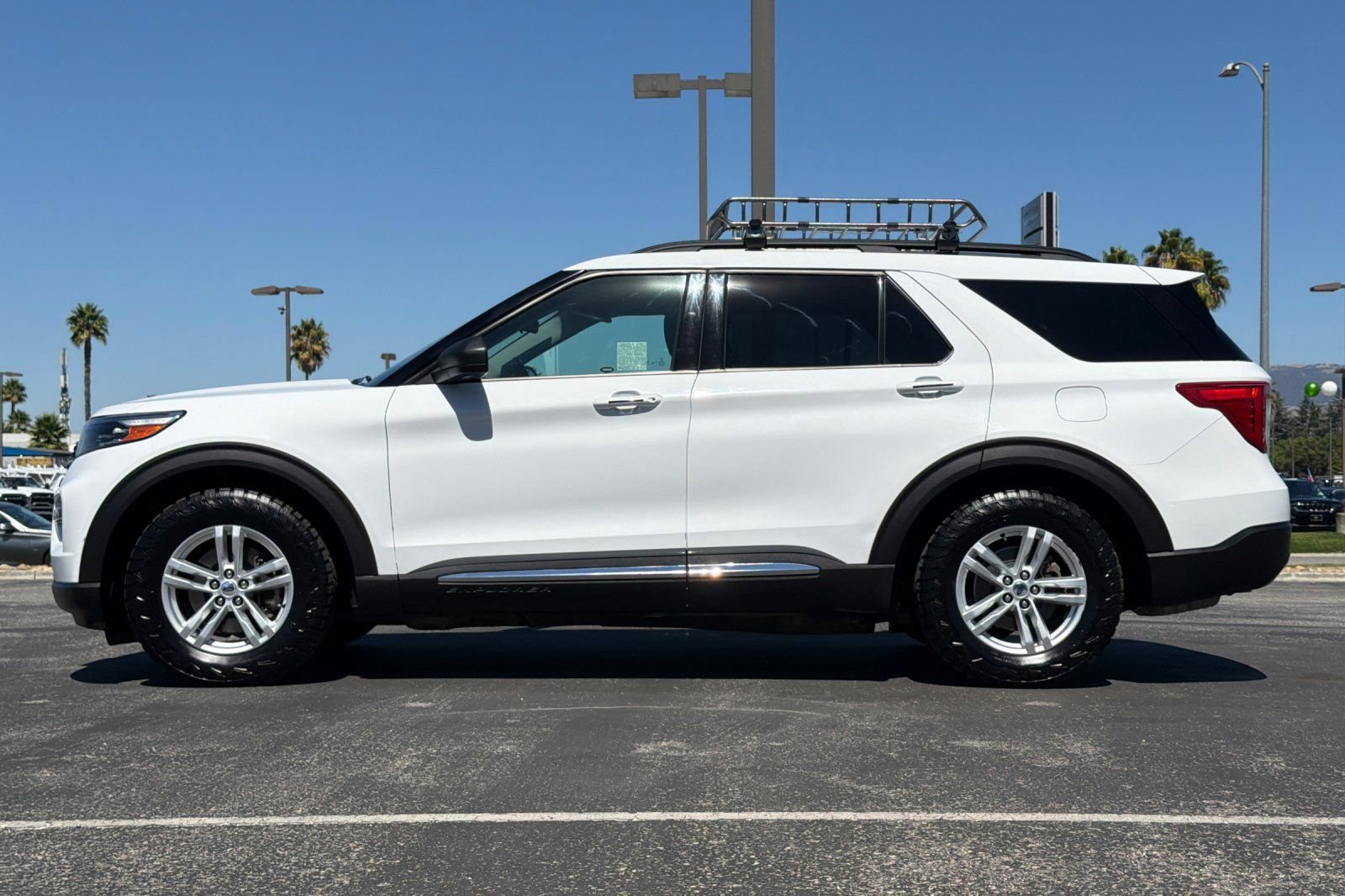 Used 2020 Ford Explorer XLT w/ Equipment Group 202A RWD image 7
