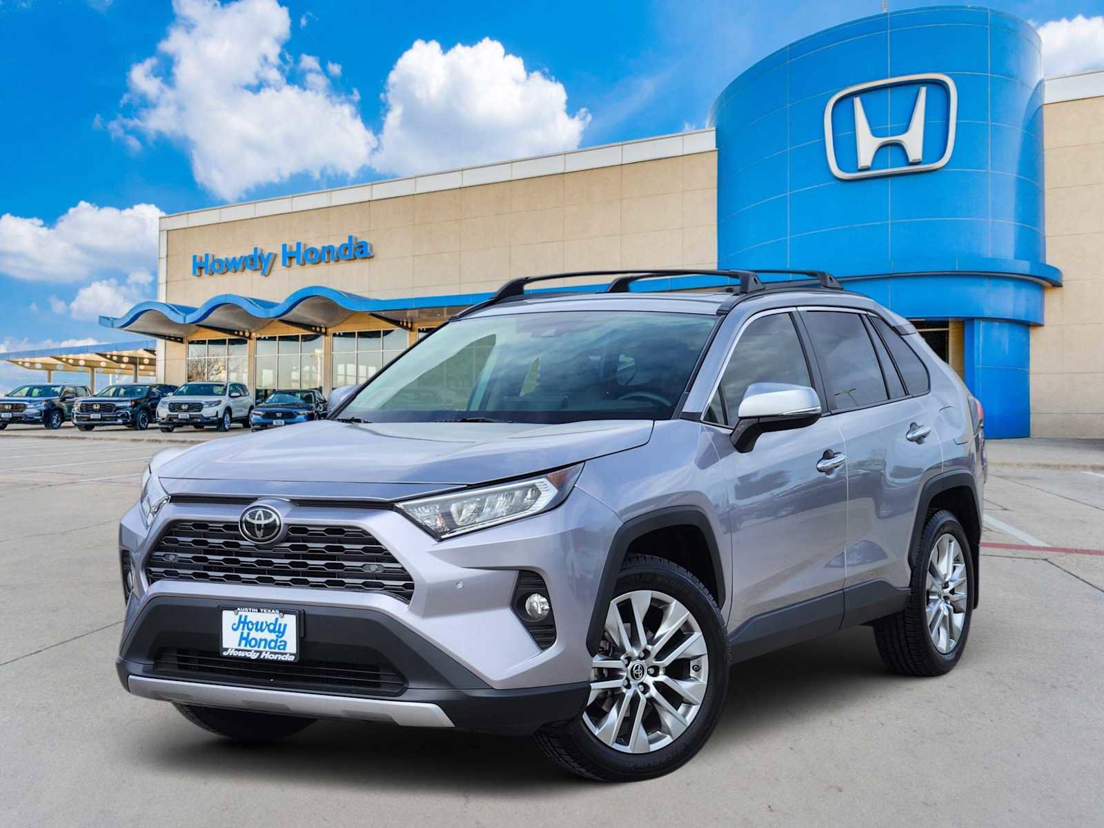 Used 2019 Toyota RAV4 Limited image 1