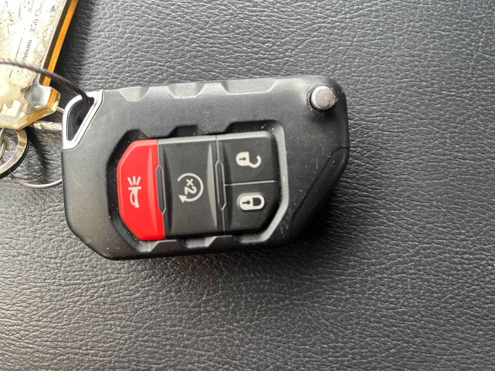 Used 2025 Jeep Wrangler Unlimited Sahara AWD/4WD image 18