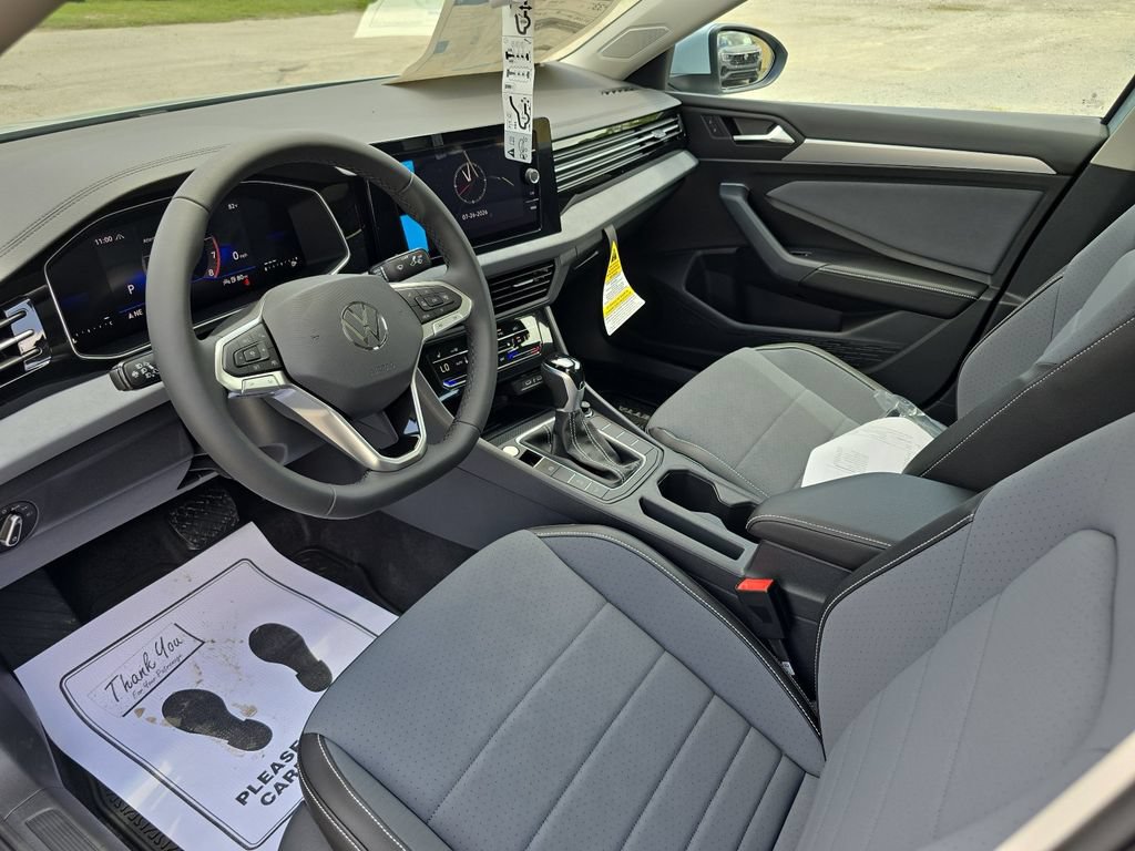 New 2026 Volkswagen Jetta SE FWD image 13