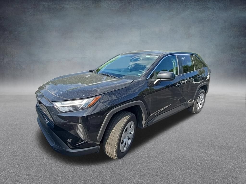 Used 2025 Toyota RAV4 LE AWD/4WD image 3