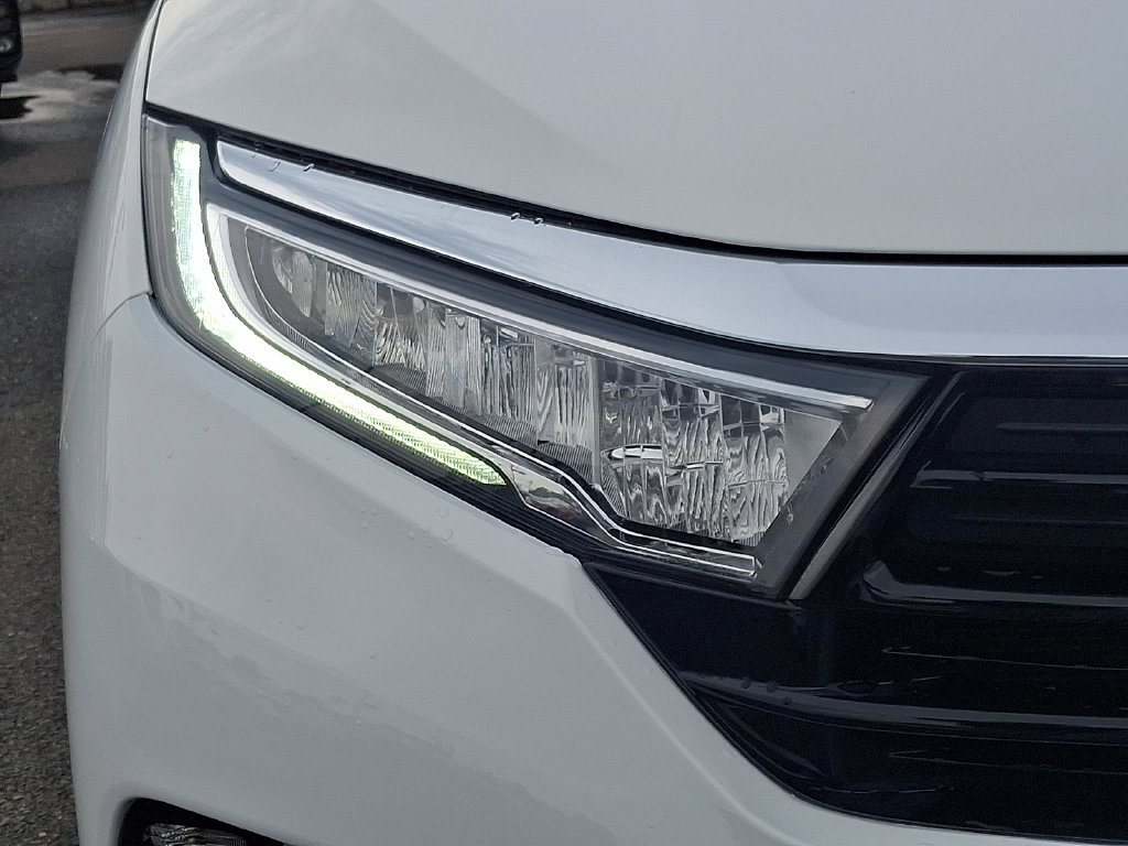 Used 2023 Honda Odyssey Elite image 9
