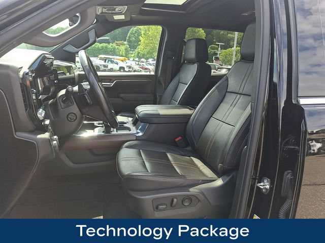 Used 2024 Chevrolet Silverado 1500 High Country w/ Technology Package AWD/4WD image 2