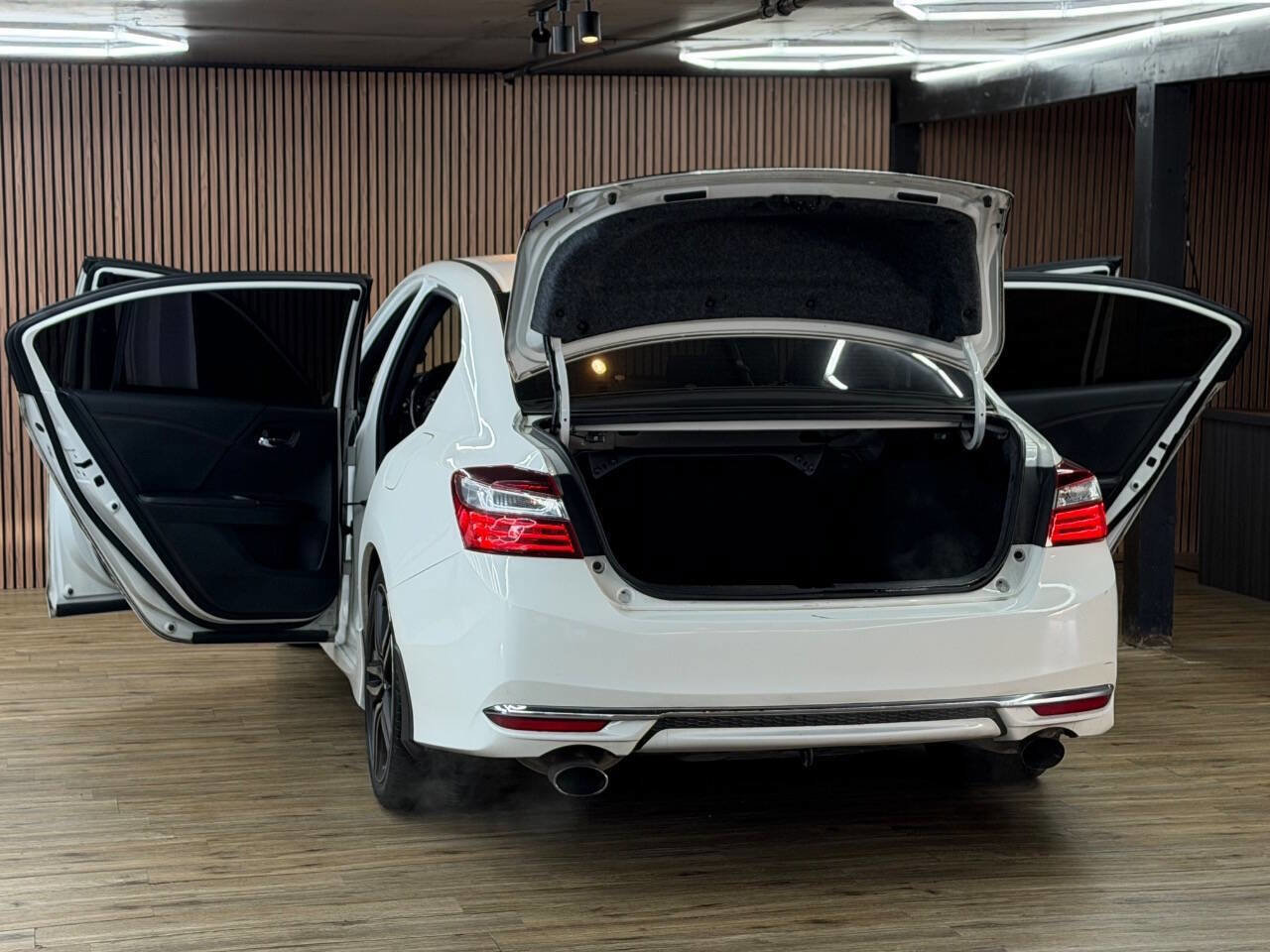 Used 2017 Honda Accord Sport Special Edition image 9