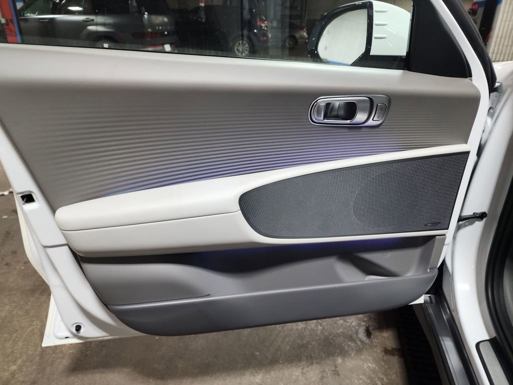 New 2025 Hyundai Ioniq 6 Limited image 15