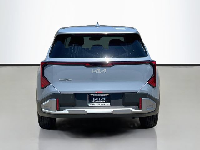 New 2027 Kia Seltos S FWD image 6