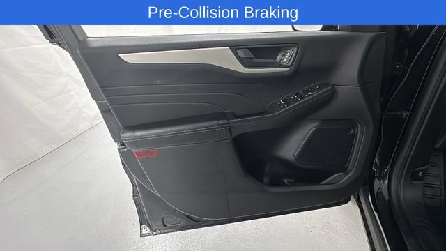 Used 2022 Ford Escape SE w/ Cold Weather Package image 18