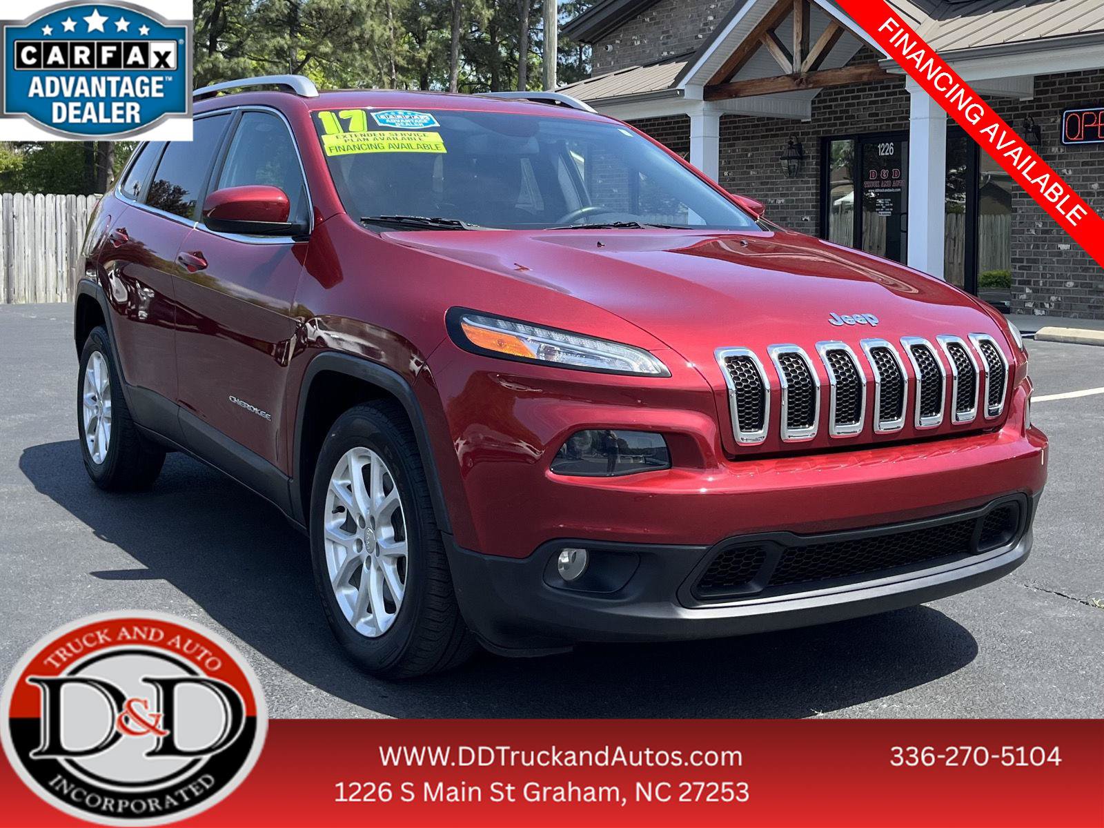 Used 2017 Jeep Cherokee Latitude FWD image 1