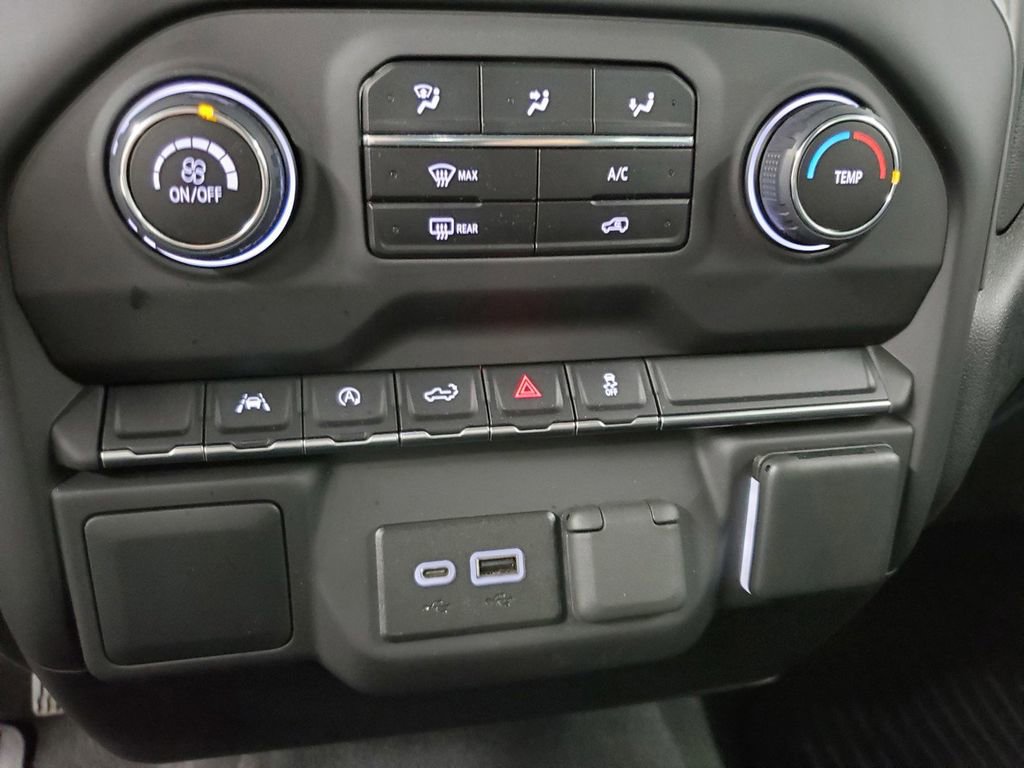 Used 2022 Chevrolet Silverado 1500 Custom image 18