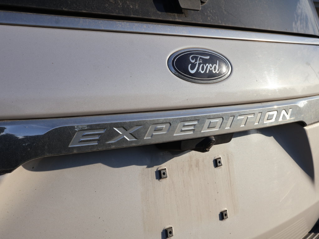 Used 2019 Ford Expedition Limited w/ Special Edition Package AWD/4WD image 8
