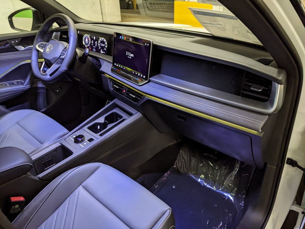 New 2026 Volkswagen Tiguan SE R-Line AWD/4WD image 20