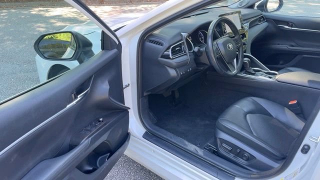 Used 2023 Toyota Camry XLE w/ Navigation Package FWD image 4