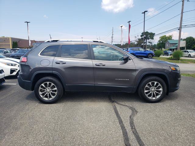 Used 2019 Jeep Cherokee Latitude Plus w/ Cold Weather Group AWD/4WD image 2