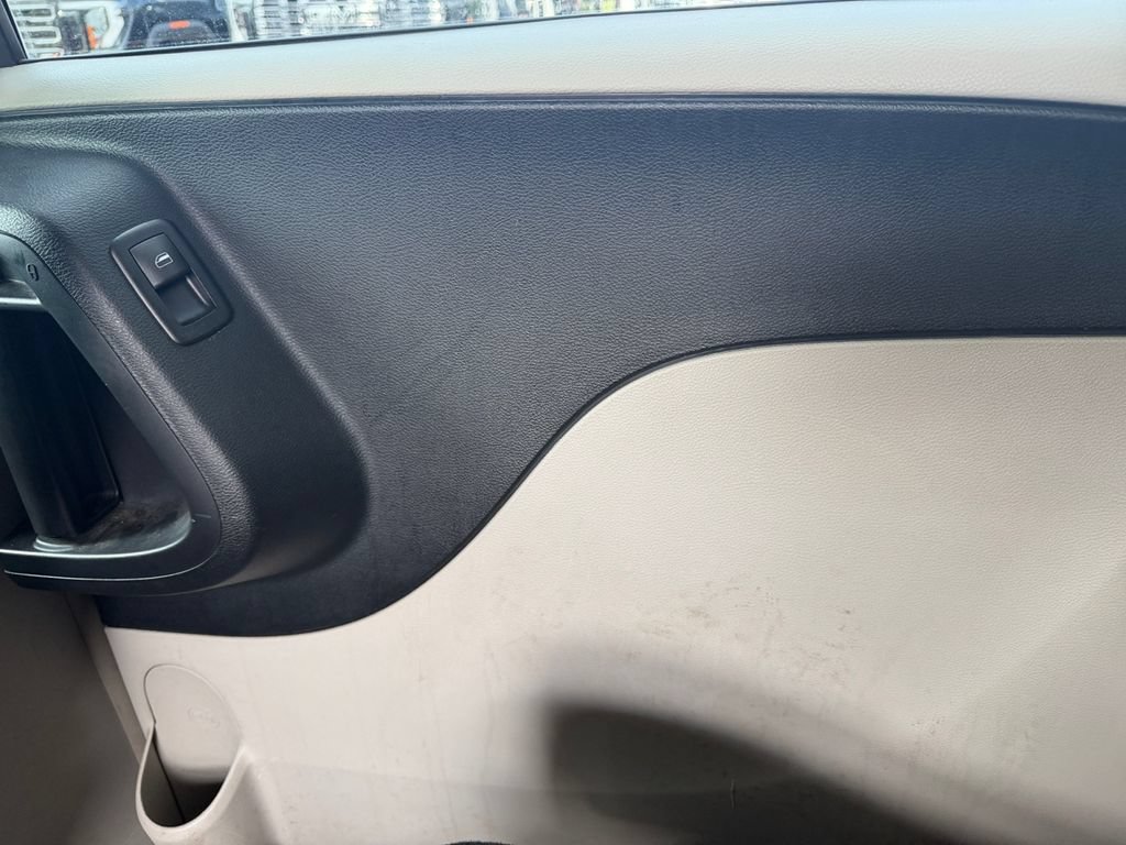 Used 2011 Dodge Grand Caravan Crew w/ Entertainment Group 1 FWD image 36