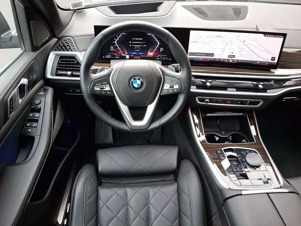 Used 2024 BMW X5 xDrive50e image 12
