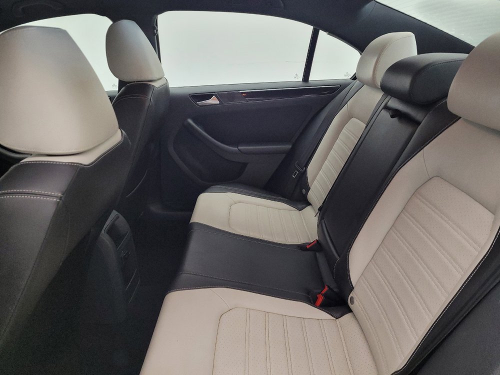 Used 2015 Volkswagen Jetta Sport FWD image 18