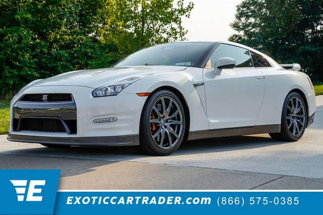Used 2016 Nissan GT-R Premium AWD/4WD video 1
