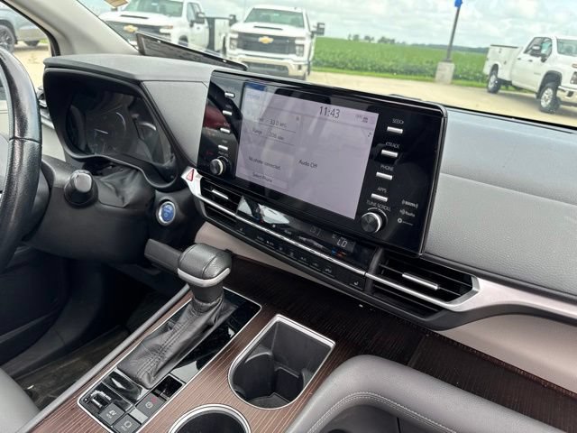 Used 2021 Toyota Sienna XLE AWD/4WD image 10
