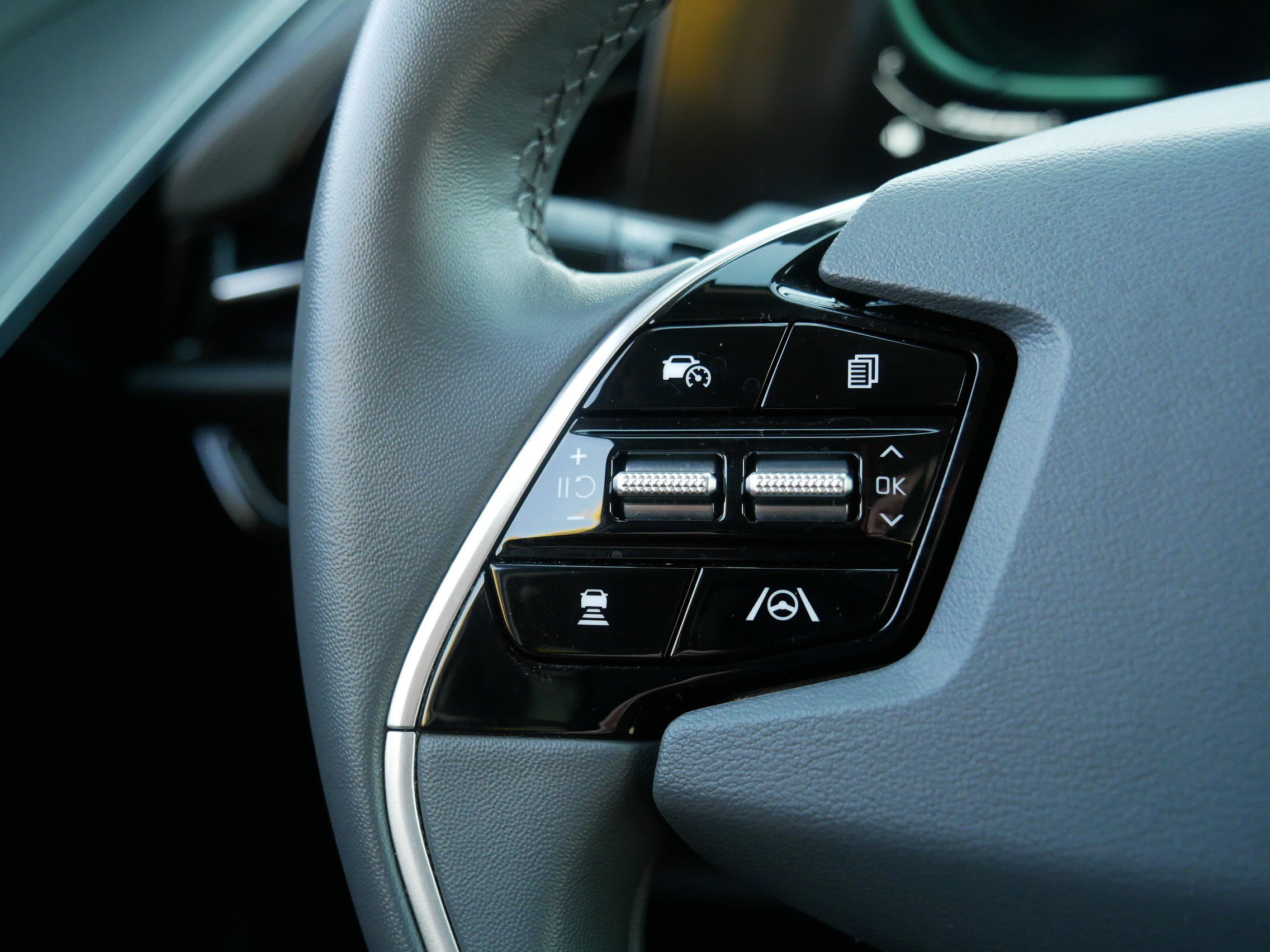 Certified 2023 Kia Niro EX Touring FWD image 28