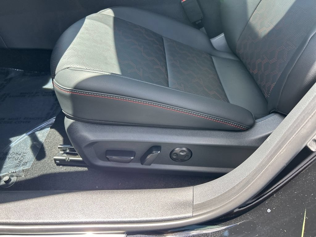 New 2026 Nissan Sentra SR w/ SR Premium Package FWD image 17