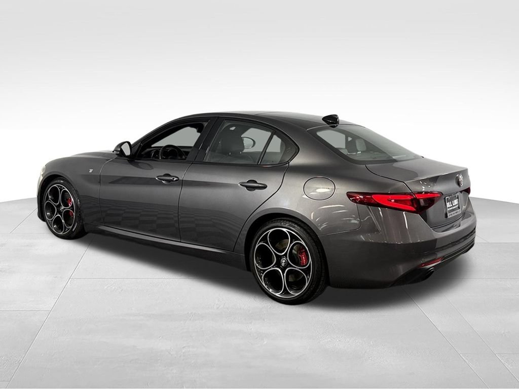 Used 2023 Alfa Romeo Giulia Ti w/ Active Assist Plus Package RWD image 10