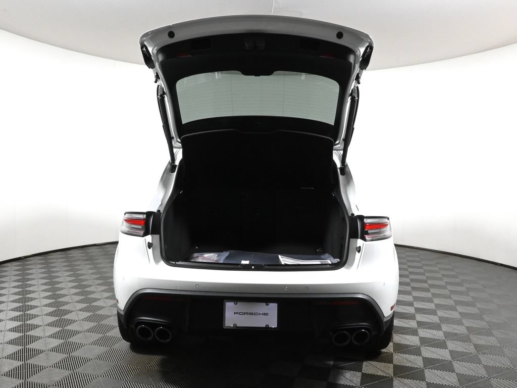 Used 2026 Porsche Macan AWD/4WD image 41