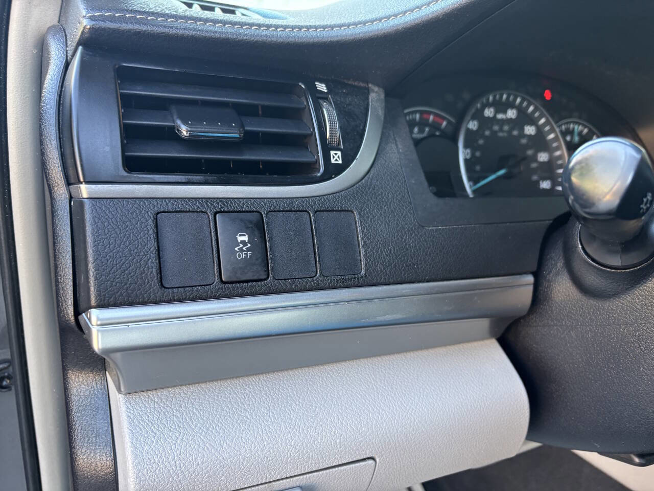 Used 2013 Toyota Camry LE image 13