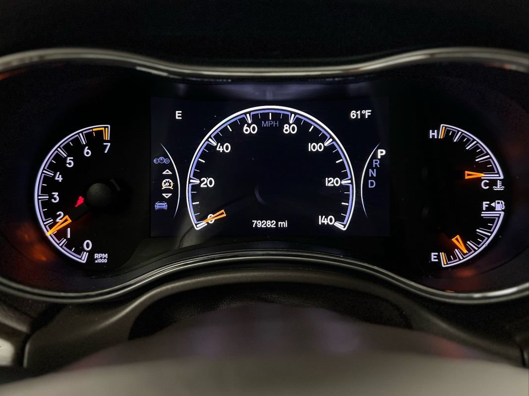 Used 2020 Jeep Grand Cherokee Overland AWD/4WD image 24