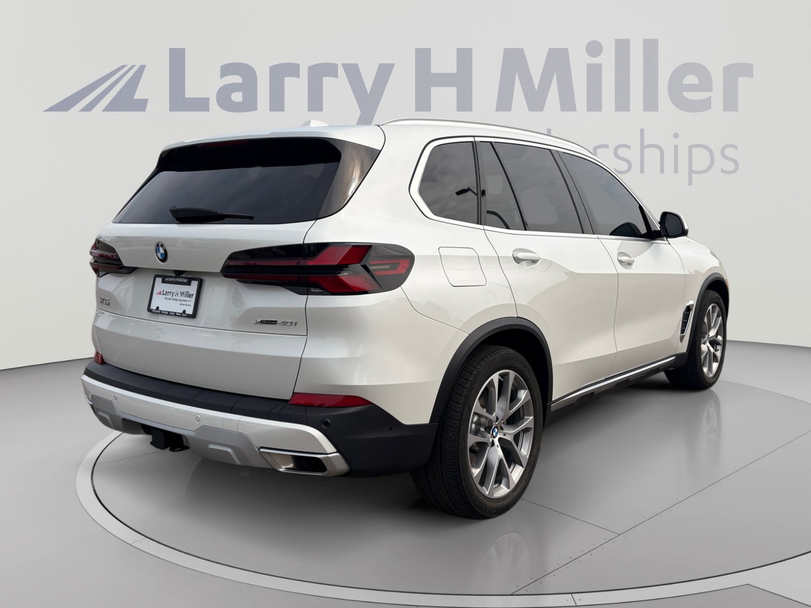 Used 2024 BMW X5 xDrive40i w/ Premium Package AWD/4WD image 6