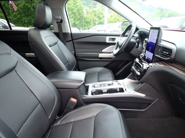 Used 2024 Ford Explorer Limited w/ Limited Technology Package AWD/4WD image 11