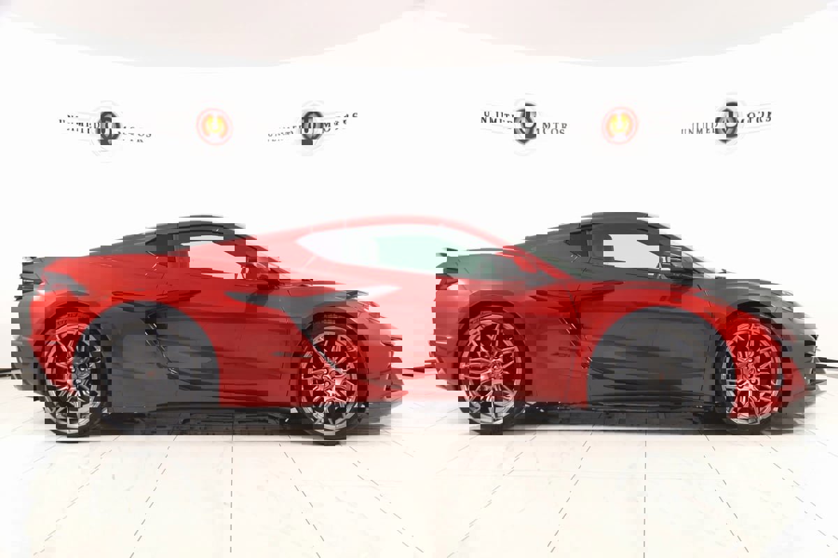 Used 2023 Chevrolet Corvette Z06 image 2