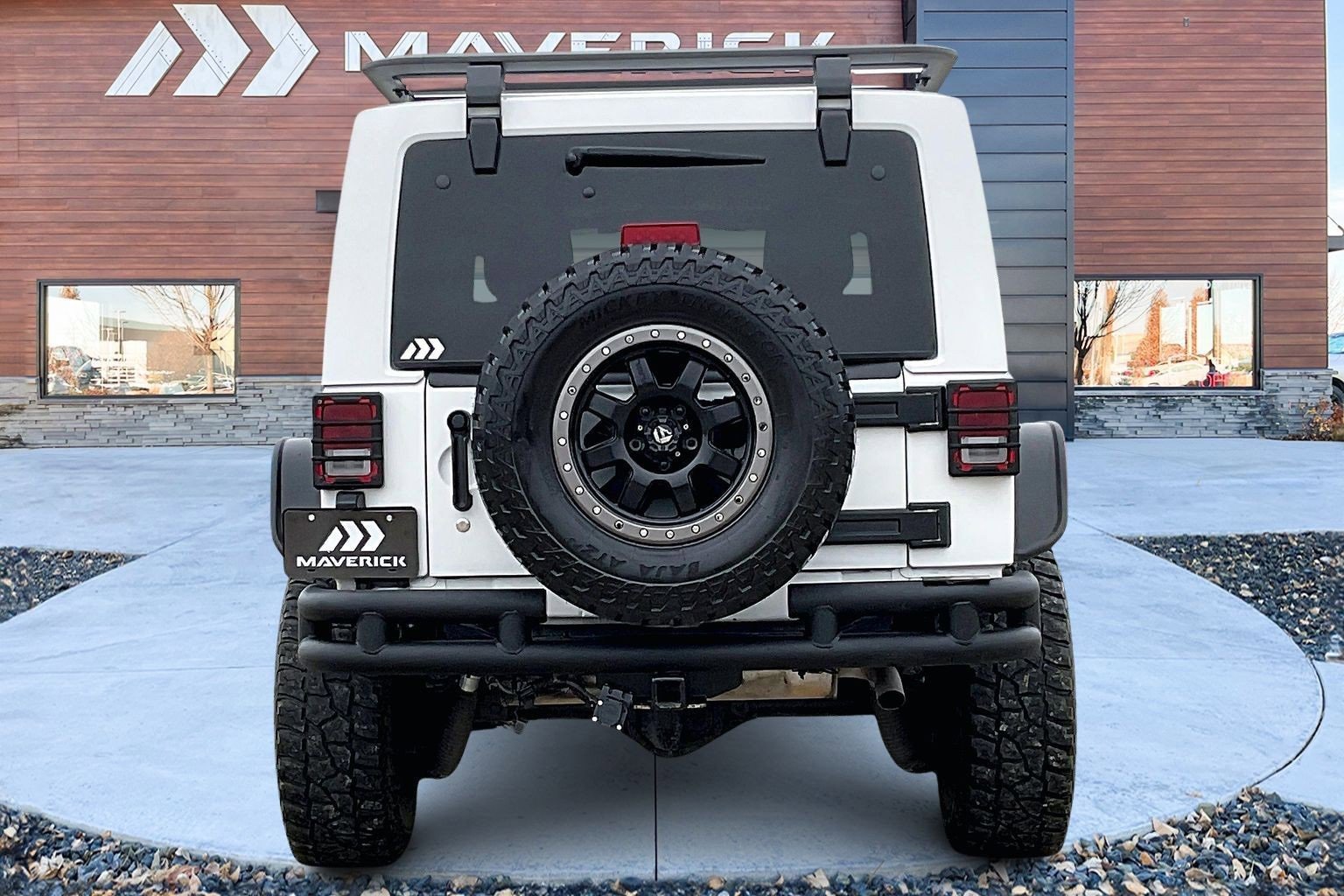 Used 2018 Jeep Wrangler Unlimited Rubicon w/ Cold Weather Group image 6