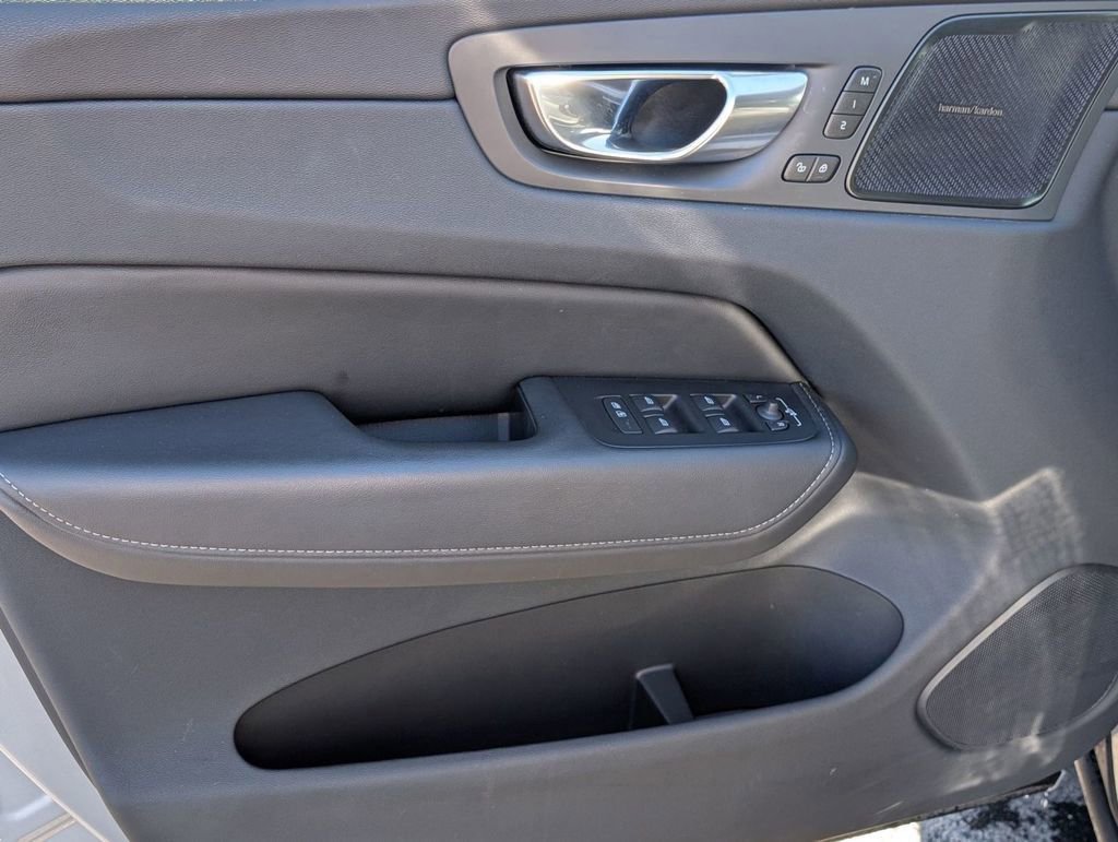 Used 2023 Volvo XC60 B6 Ultimate w/ Climate Package image 29