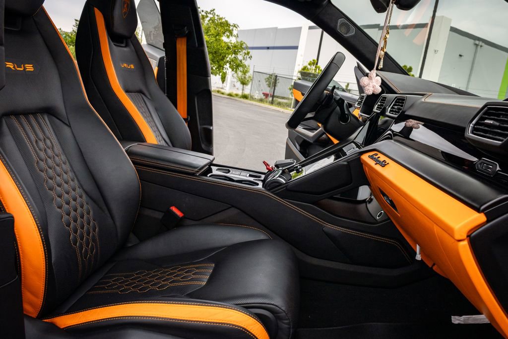 Used 2023 Lamborghini Urus S image 12