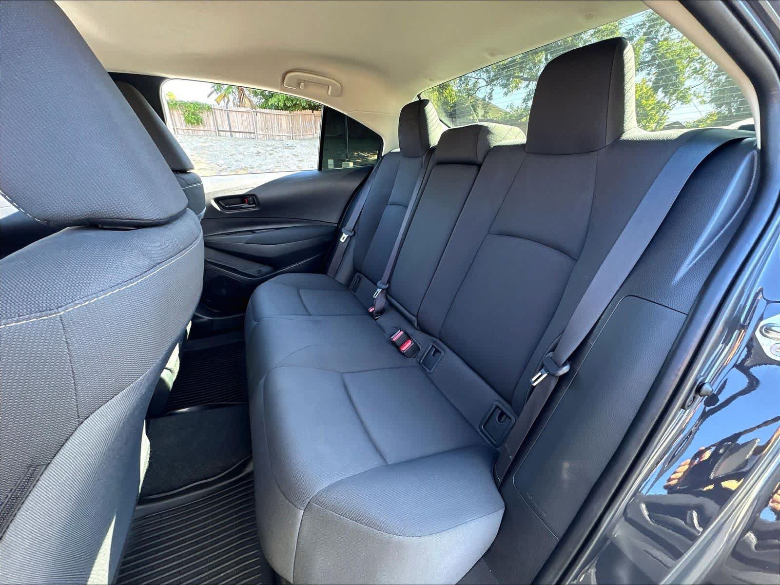 Used 2025 Toyota Corolla LE FWD image 29