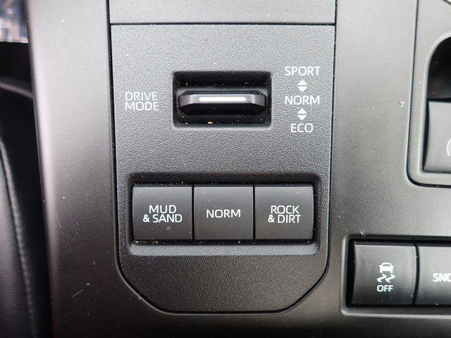 Certified 2021 Toyota Highlander XLE image 25