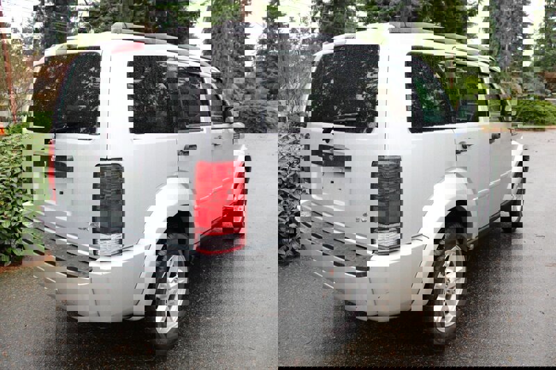 Used 2007 Dodge Nitro SXT image 3