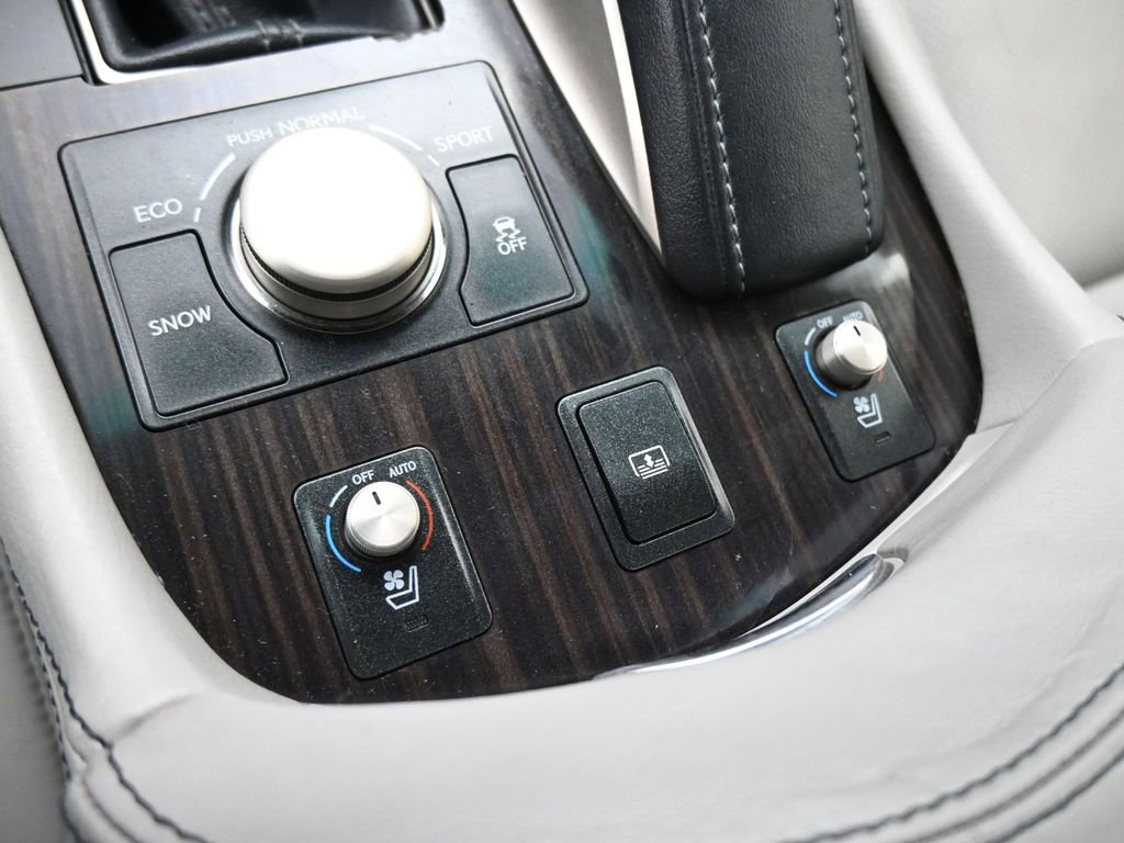 Used 2016 Lexus LS 460 w/ Comfort Package image 17