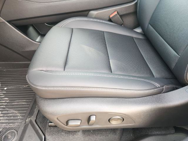 New 2026 Chevrolet Traverse LT w/ Driver Confidence Package FWD image 17