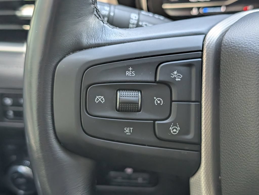 Used 2023 GMC Yukon Denali w/ Advanced Technology Package AWD/4WD image 25