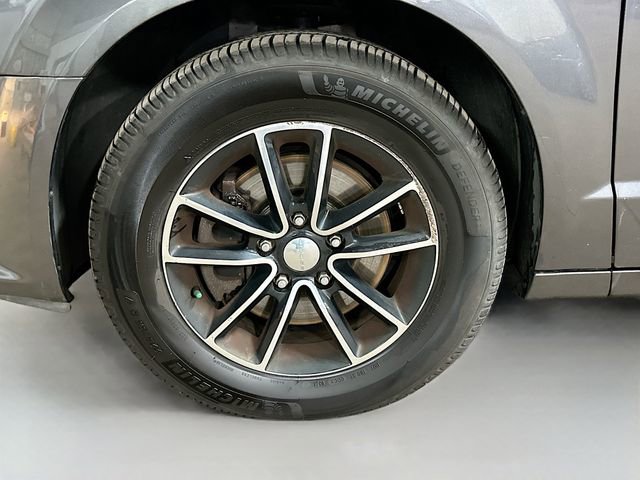Used 2016 Dodge Grand Caravan R/T w/ Driver Convenience Group image 33