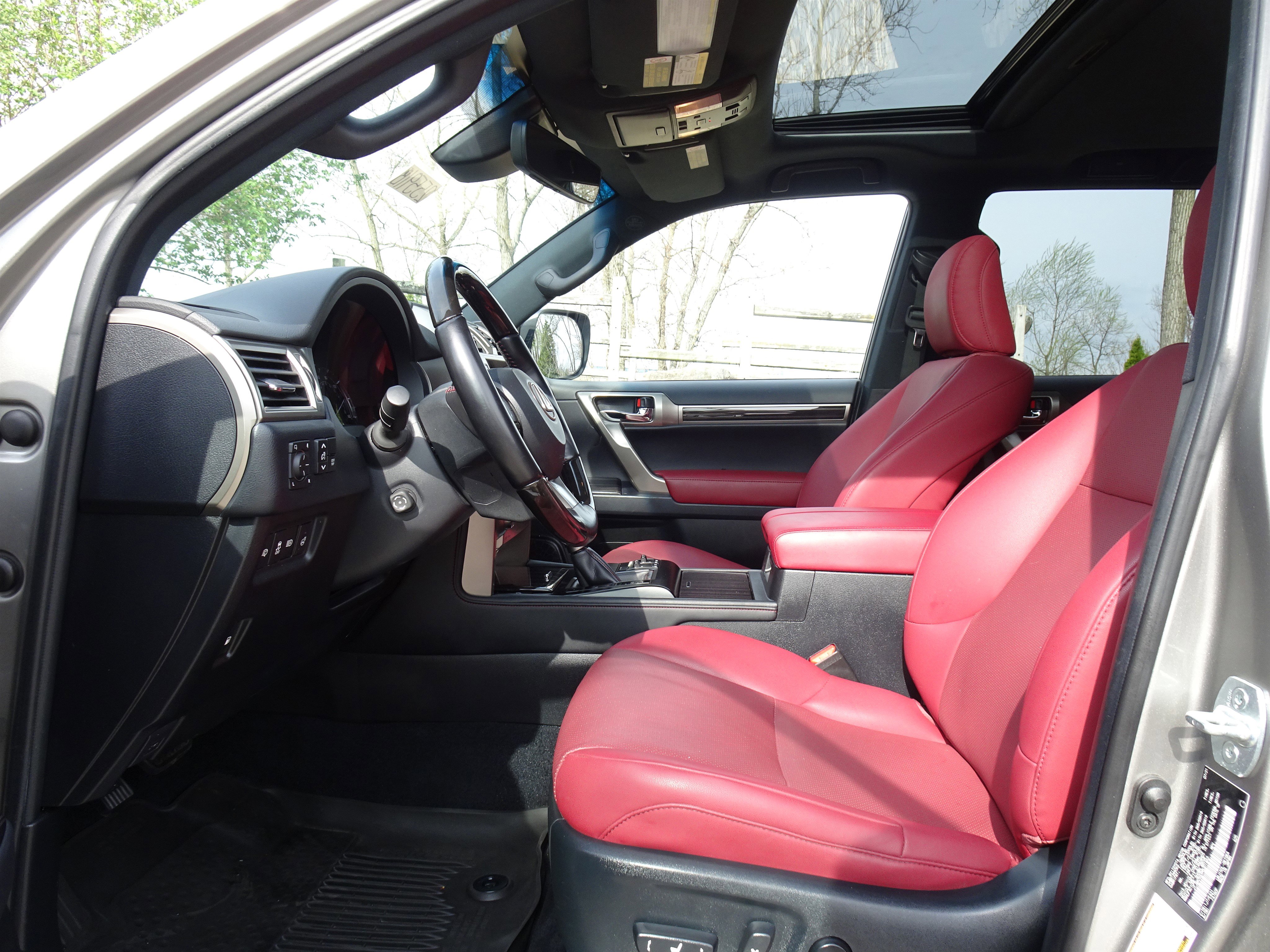 Used 2021 Lexus GX 460 Premium w/ Accessory Package AWD/4WD image 2