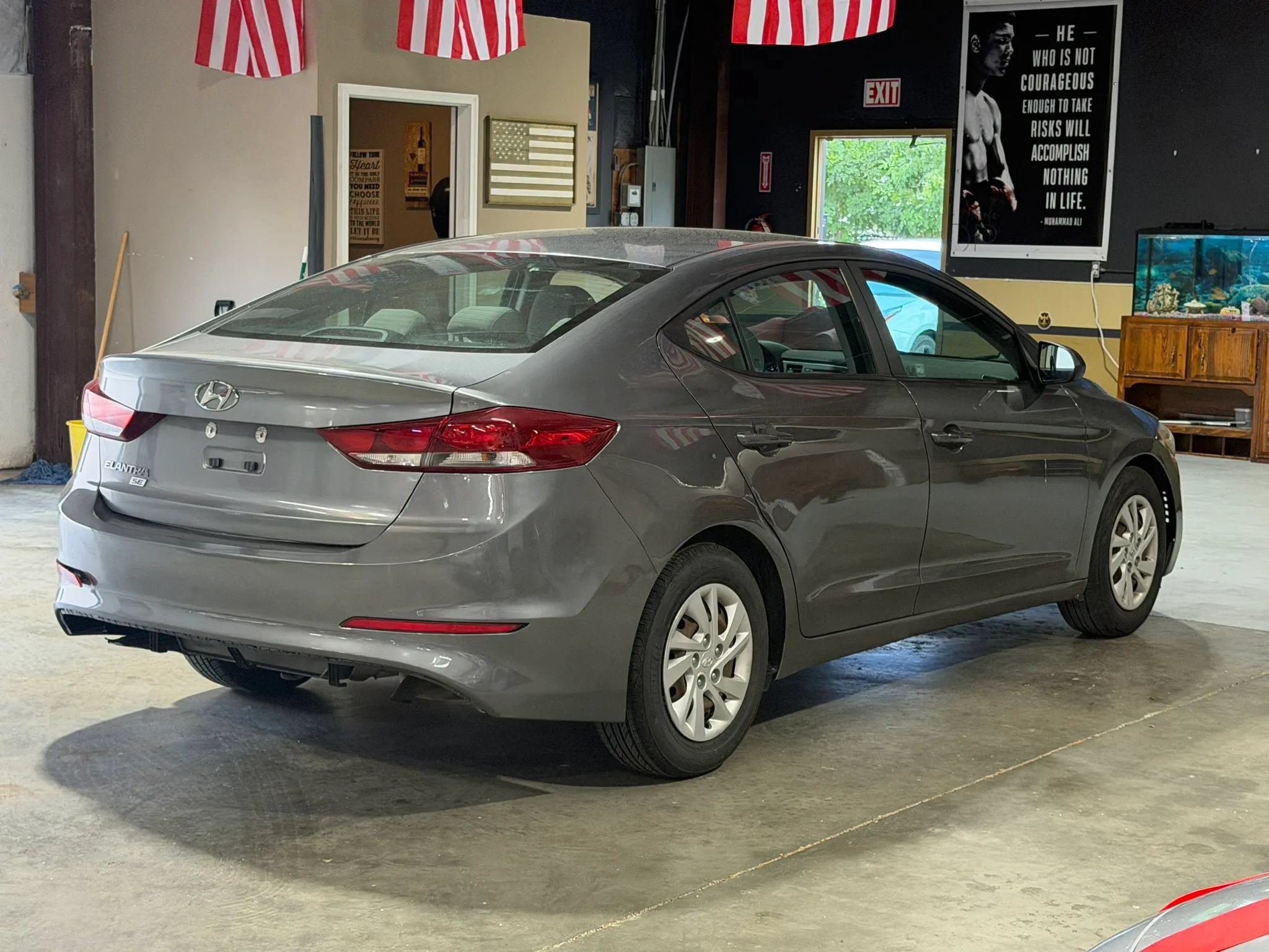 Used 2018 Hyundai Elantra SE FWD image 7