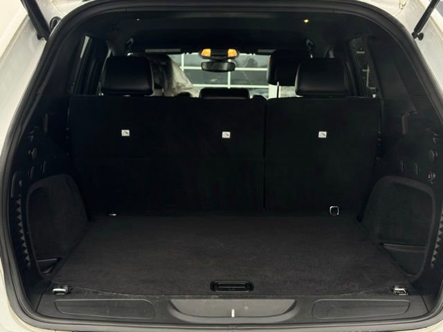 Used 2020 Jeep Grand Cherokee Altitude image 11