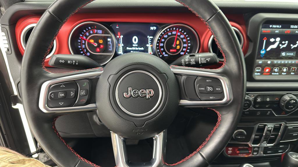 Used 2022 Jeep Wrangler Unlimited Rubicon w/ Cold Weather Group AWD/4WD image 17