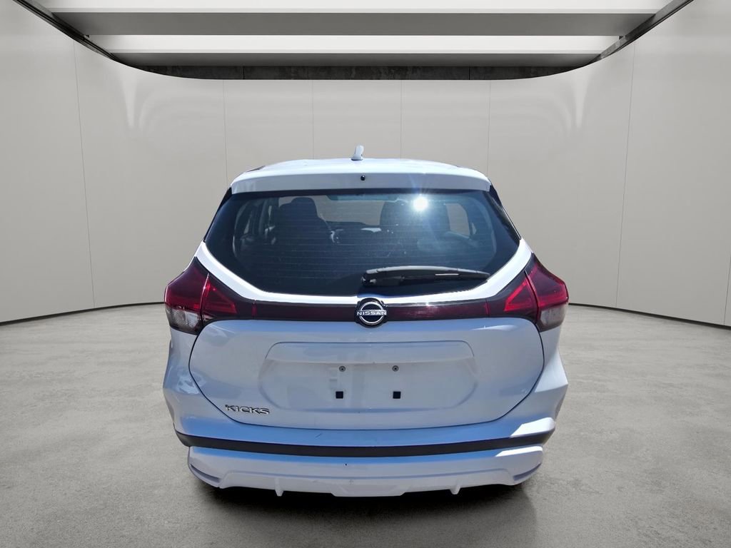 Used 2023 Nissan Kicks S FWD image 5